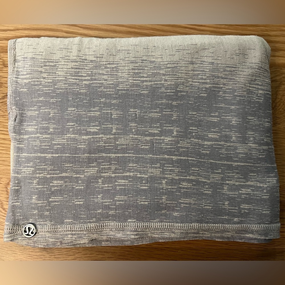 LULULEMON Twist & Shout Scarf in Misty Stripe Burnout Cashew Ambient Grey - Picture 8 of 12